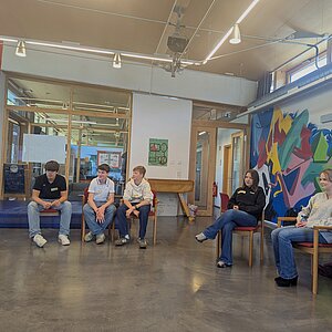 Heute haben wir im Tutorenseminar gemeinsam gespielt, auf bisherige Aktionen zurückgeblickt und Neues geplant. Unter...