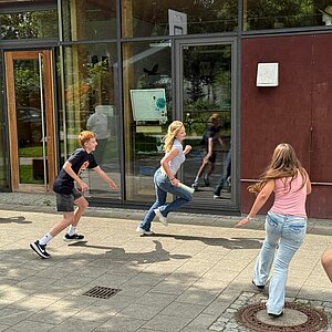 Tutorenseminar – Tag 2! Nach einer ernsthaften Theoriestunde am Morgen ging es direkt in die Praxis: ausprobieren,...