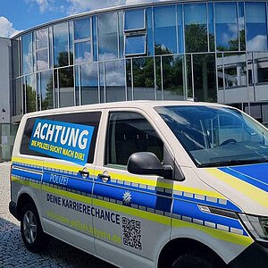 Die bayerische Polizei im Haus

Für interessierte Schülerinnen und Schüler gab es heute die Möglichkeit sich am...